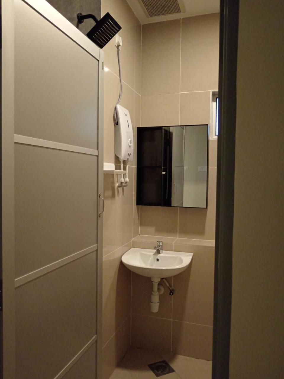 Grand Sri Muadzam Hotel Kampong Aur Extérieur photo